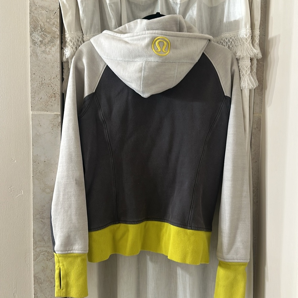 Lululemon jacket - Picture 3 of 5